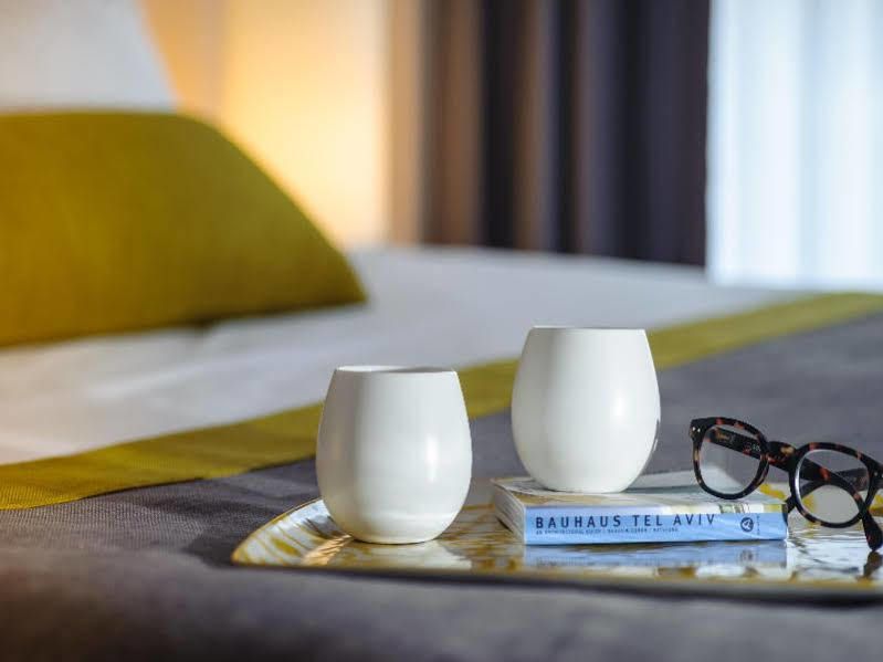 Herods Herzliya Hotel By The Beach Exterior photo